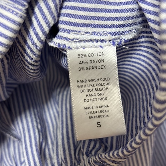 ByTogether Catalina Stripe Button Down in Blue/White Size Small - Picture 4 of 5